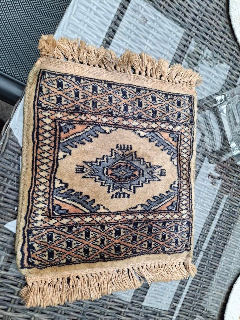 Perzisch tafelkleedje 30x30 cm, Huis en Inrichting, Stoffering | Tapijten en Kleden, Ophalen of Verzenden