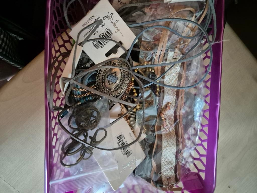 Sieraden en accessoires uit gesloten webwinkel, Ophalen of Verzenden
