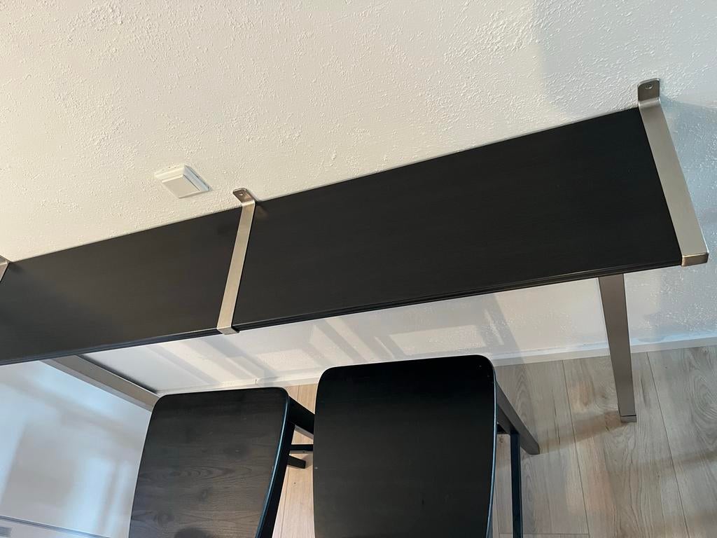 IKEA BERGSHULT/GRANHULT wandplank met twee UTBY poot, Ophalen, Zo goed als nieuw