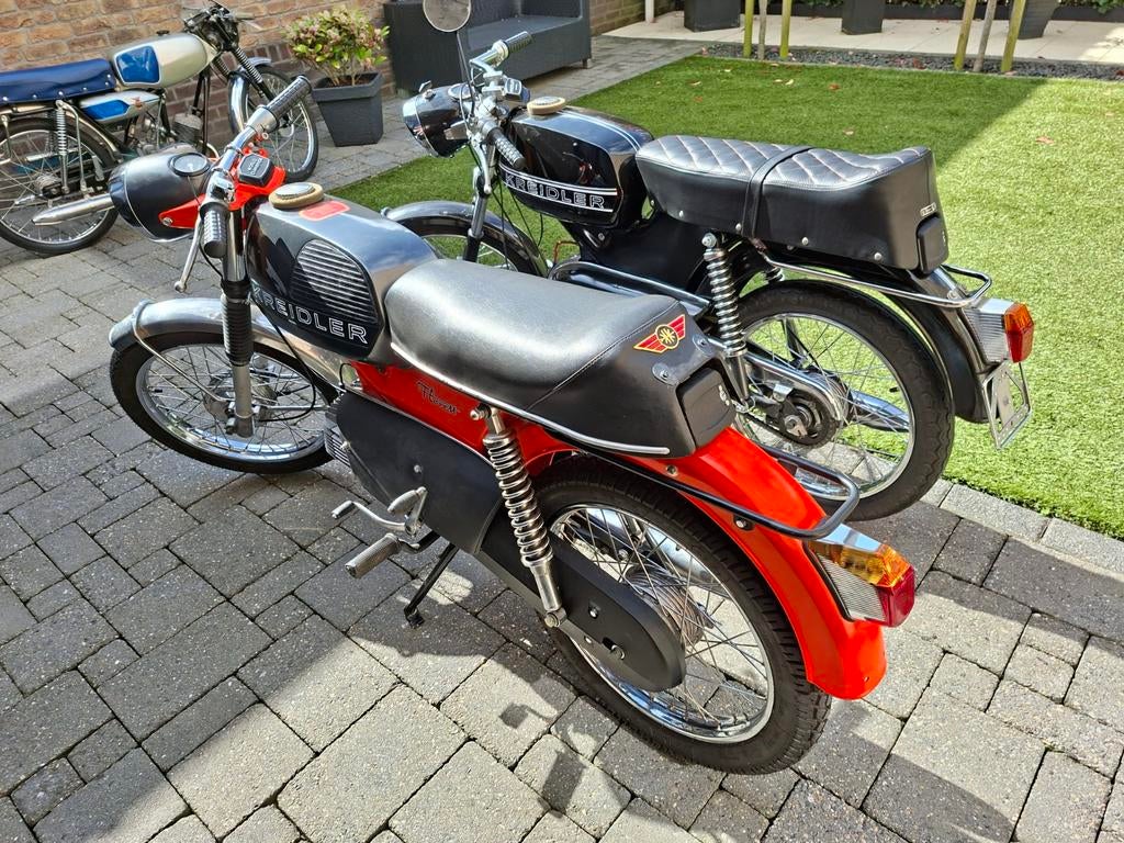 2 Kreidler brommers: Oranje (1750) en Zwart (2250), Fietsen en Brommers, Brommers | Kreidler, Ophalen of Verzenden