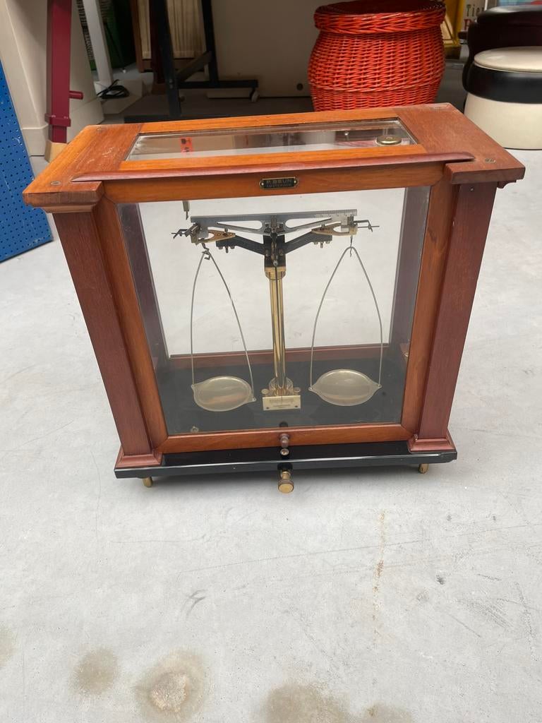 Antieke apothekers balans weegschaal, P. Beun, Antiek en Kunst, Ophalen