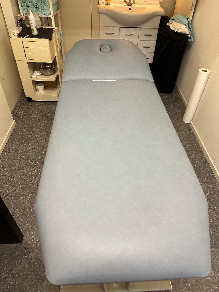 Massage bed MOET WEG, Ophalen, Gebruikt, Massagetafel