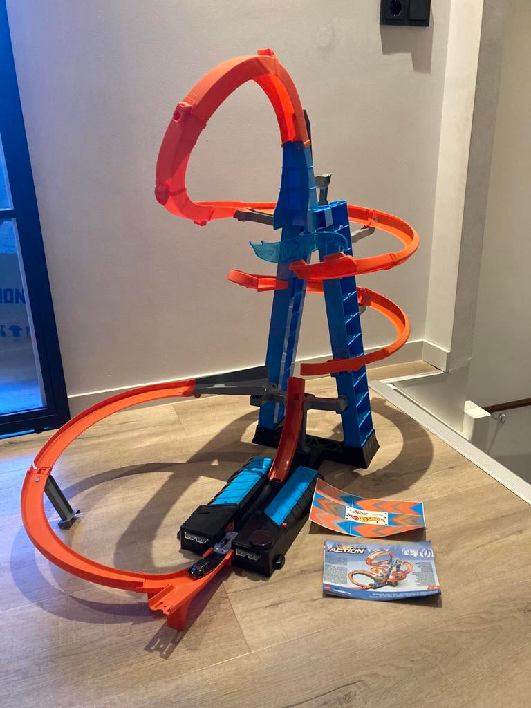 Hot Wheels Action Wolkenkrabber Crash (z.g.a.n.), Kinderen en Baby's, Speelgoed | Racebanen, Racebaan, Ophalen of Verzenden, Zo goed als nieuw