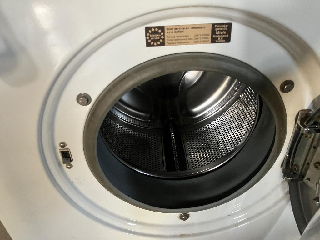 Miele wasmachine, Ophalen, Gebruikt, Voorlader, 85 tot 90 cm