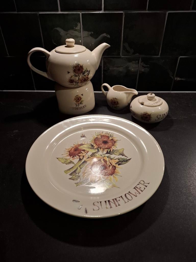 Vintage theeservies 'Sunflower' met bord, Ophalen of Verzenden