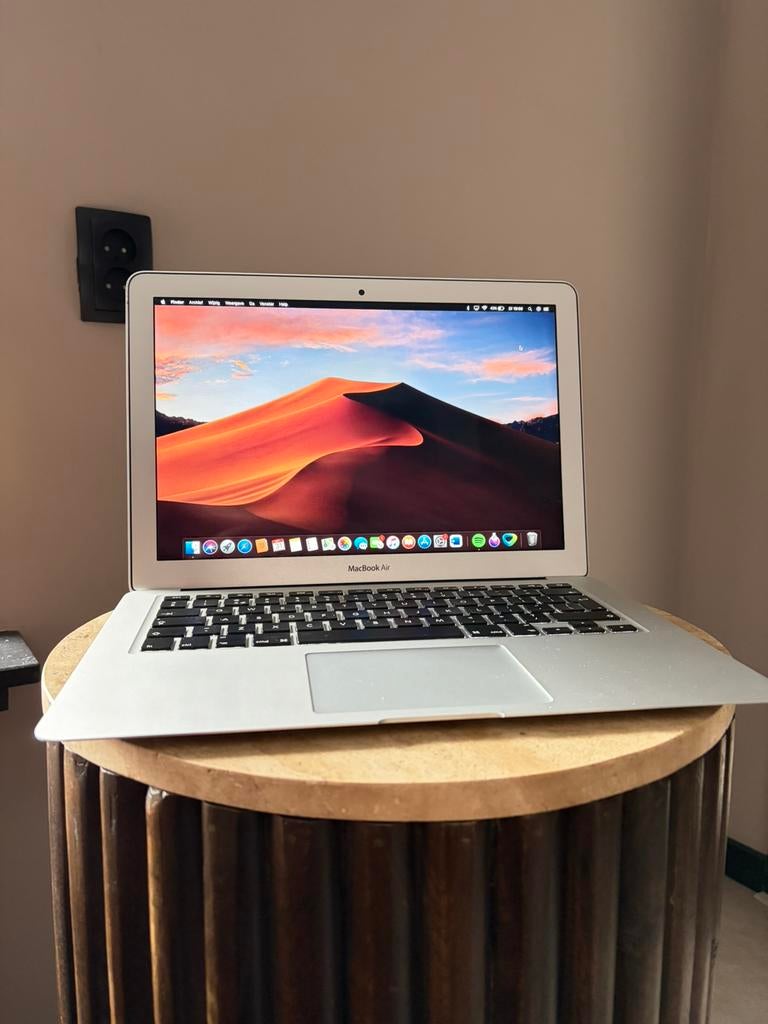 Mac book air 13 2017 doos oplader, Ophalen, 13 inch, Minder dan 2 Ghz, Zo goed als nieuw