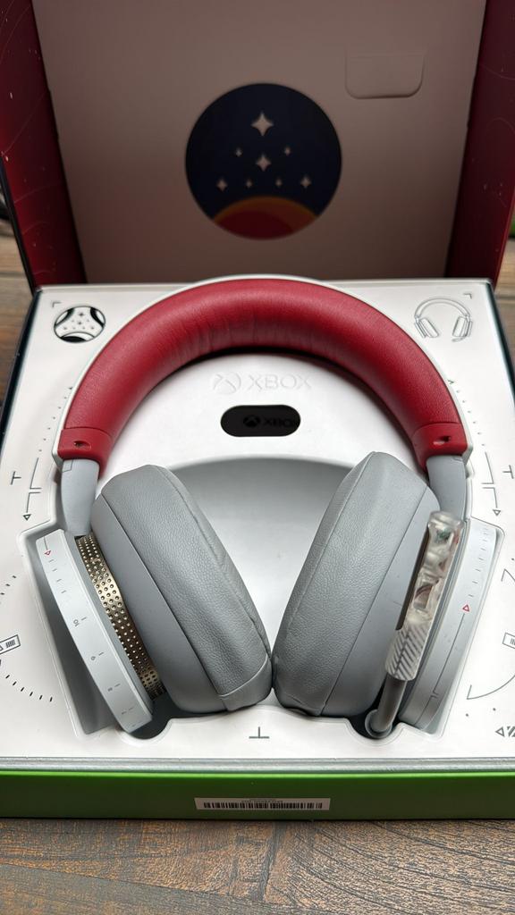 Xbox Draadloze Headset- Starfield Limited Edition, Spelcomputers en Games, Spelcomputers | Xbox Series X en S, Zo goed als nieuw