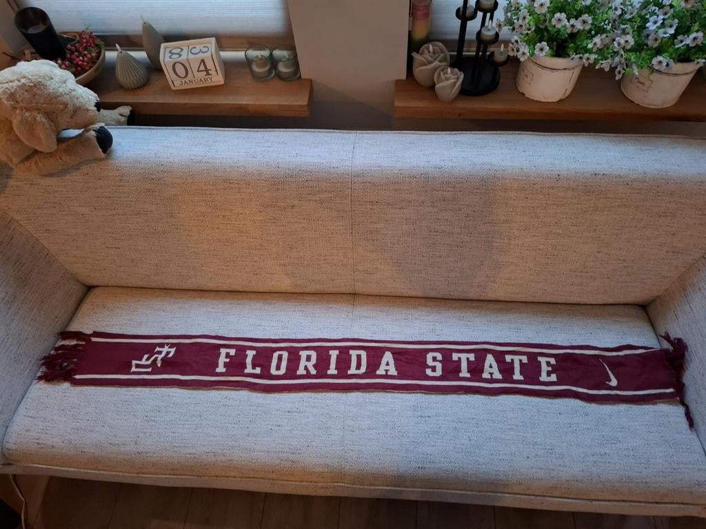 Florida State Sjaal - Gedragen, Ophalen of Verzenden, Nike USA, Info@nike.com, One Bowerman Drive, Beaverton, OR 97005, USA