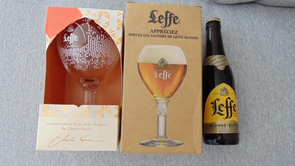 2 Leffe glazen met een oude Leffe, Verzamelen, Biermerken, Zo goed als nieuw, Glas of Glazen, Leffe, Ophalen of Verzenden
