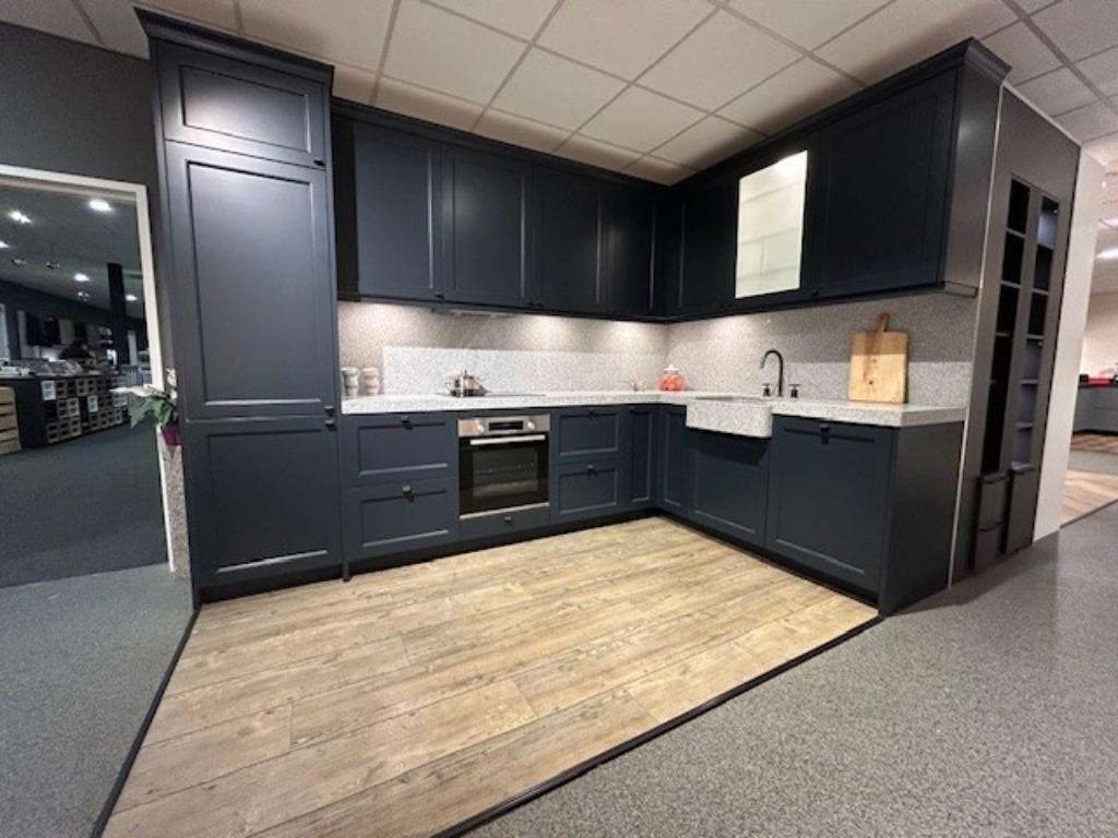 Punto showroom keuken kaderfront donkerblauw Landelijk, Ophalen, Blauw, Hoekkeuken, Graniet of Steen
