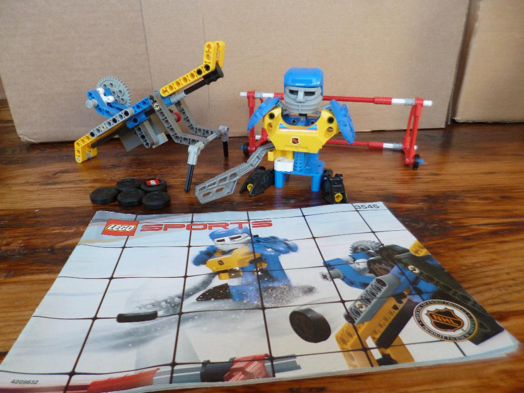 lego sports set 3545 Hockey Puck Feeder, Ophalen of Verzenden, Gebruikt, Complete set, Lego