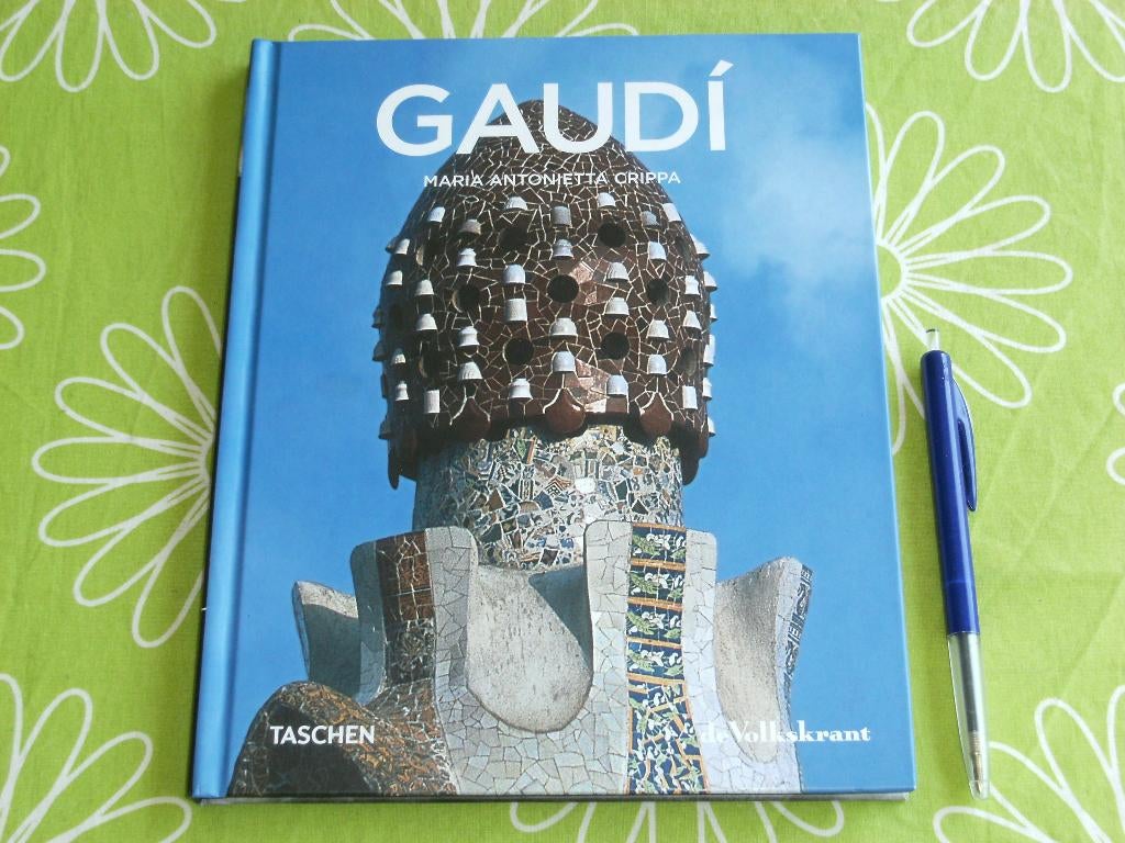 Gaudi - Maria Antonietta Crippa - Taschen - de Volkskrant, Ophalen of Verzenden, Zo goed als nieuw