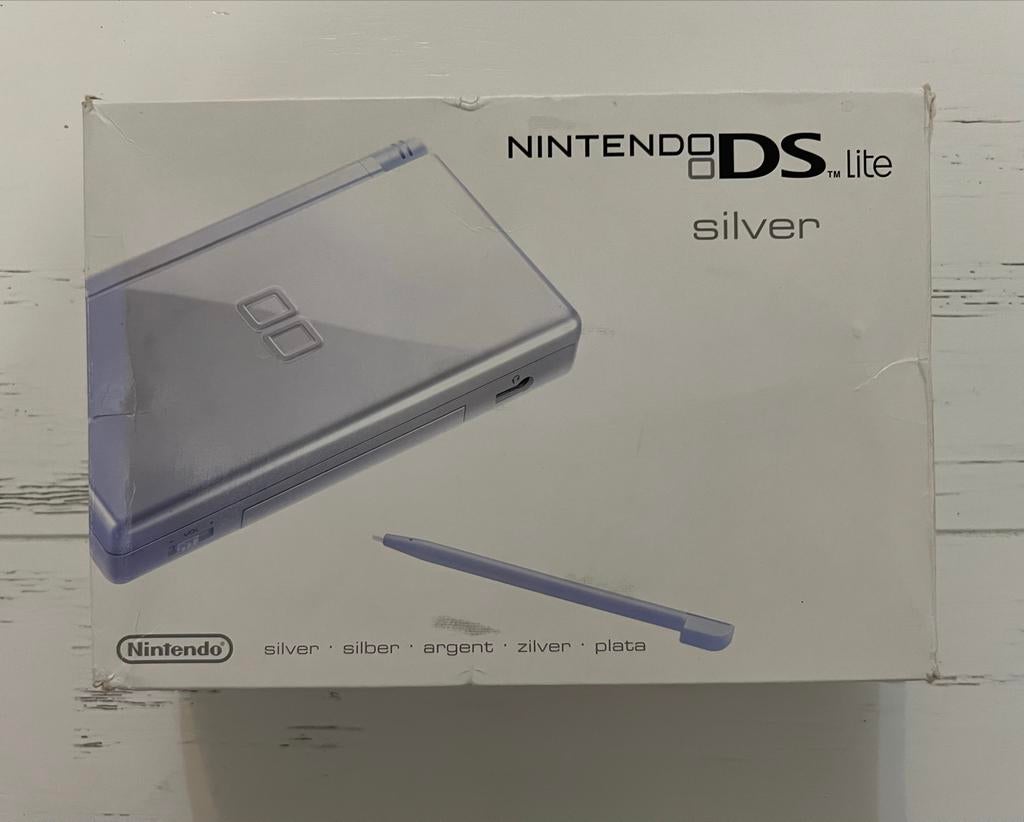 Nintendo DS Lite Zilver met doos - Zeer Goede Staat, Spelcomputers en Games, Spelcomputers | Nintendo DS, Ophalen of Verzenden