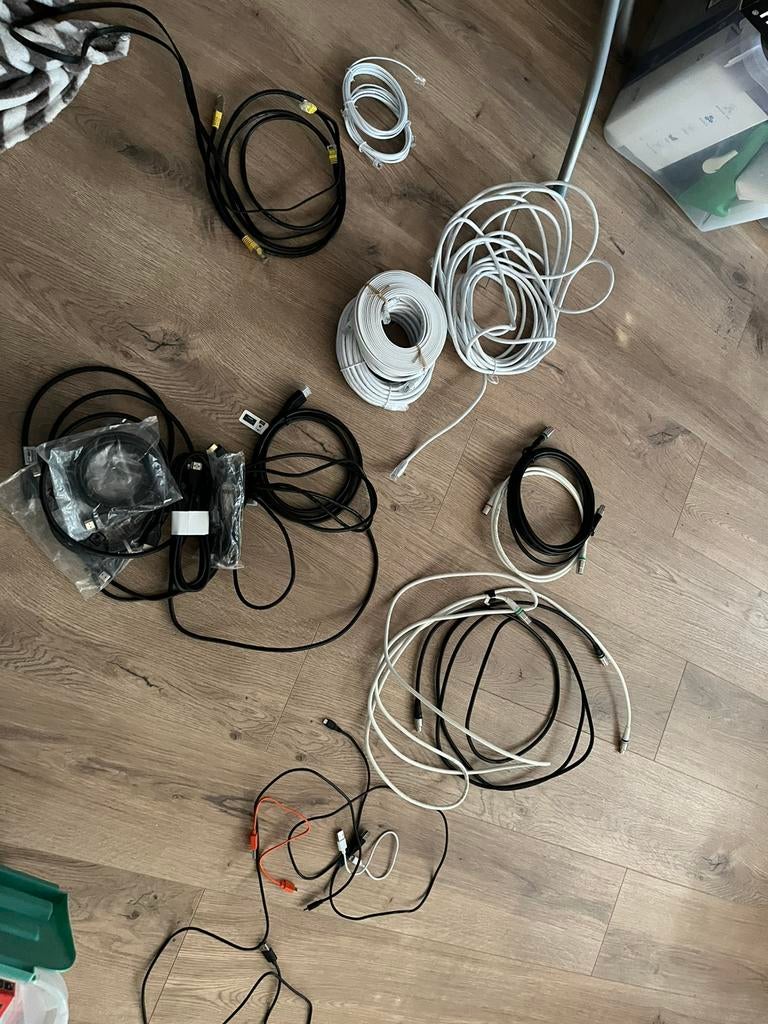 Utp kabels, micro usb, hdmi 4k ultra/hdmi etc., Ophalen of Verzenden, Zo goed als nieuw