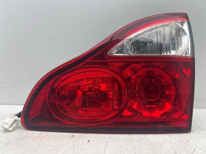 Achterlicht rechts van een Toyota Avensis Verso, Gebruikt, -, -, Ophalen of Verzenden