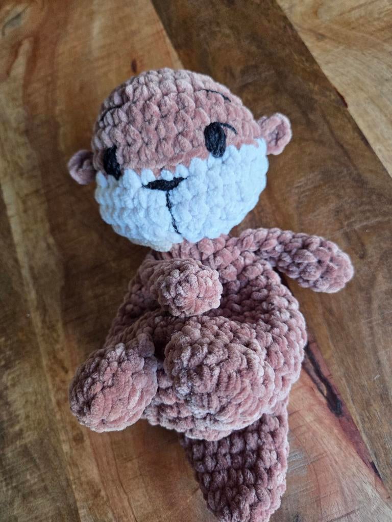 Schattig gehaakt otter knuffel, Kinderen en Baby's, Speelgoed | Knuffels en Pluche, Ophalen of Verzenden, Nieuw, Overige typen