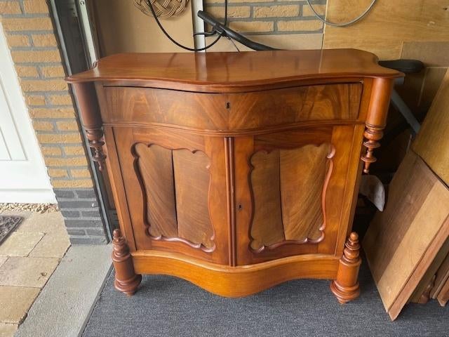 antieke kastje biedermeier, Ophalen