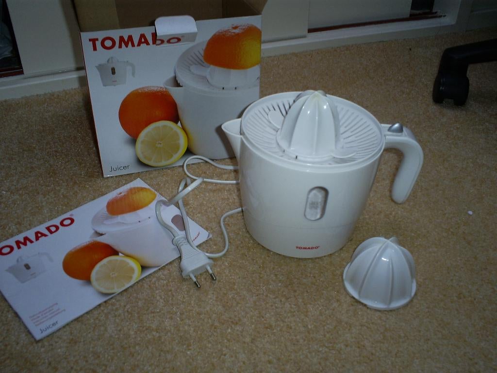 Elektrische Pers / Juicer Tomado, Ophalen of Verzenden, Gebruikt