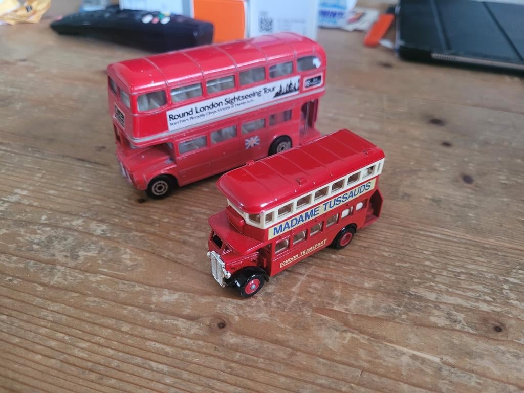 Twee Engelse bussen, Corgi, G, Ophalen of Verzenden, Zo goed als nieuw