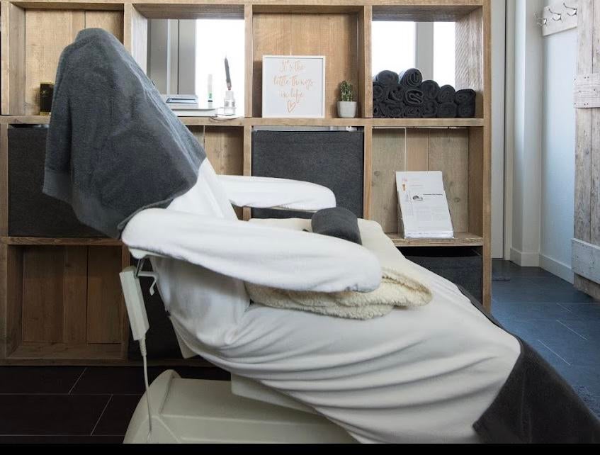 Behandelstoel schoonheidssalon incl. stoelverwarming, Overige materialen, Gebruikt, Wit, Ophalen of Verzenden