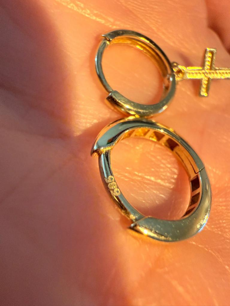 Gouden oorbellen met kruisje 18karaat, Ophalen of Verzenden, Nieuw, Goud