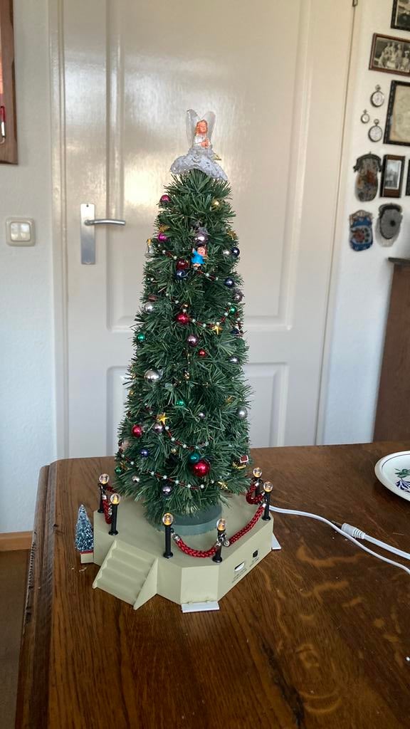 Kerstboom met verlichting en muziek, Diversen, Kerst, Ophalen of Verzenden, Gebruikt