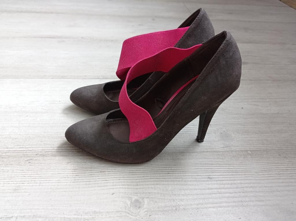 Hakken, pumps, zwart met roze, maat 38, Zara, Pumps, Ophalen of Verzenden, Zo goed als nieuw, Zara