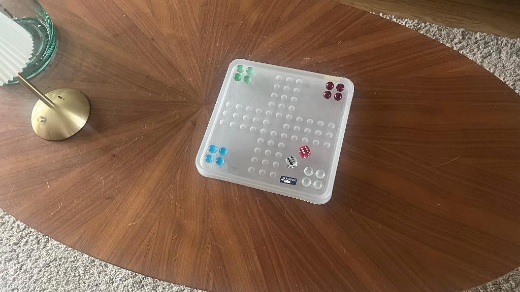 * Mooi glazen mens-erger-je-niet, Ophalen of Verzenden, Nieuw