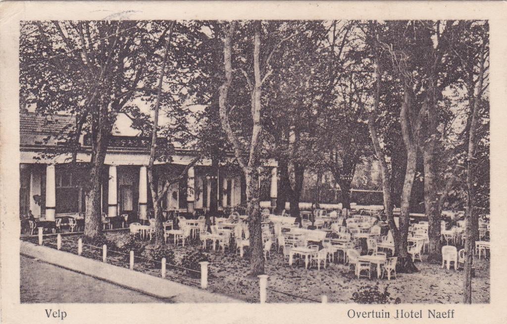 Velp. Overtuin Hotel Naeff.  (1940, Ophalen of Verzenden, 1920 tot 1940, Gelopen, Gelderland