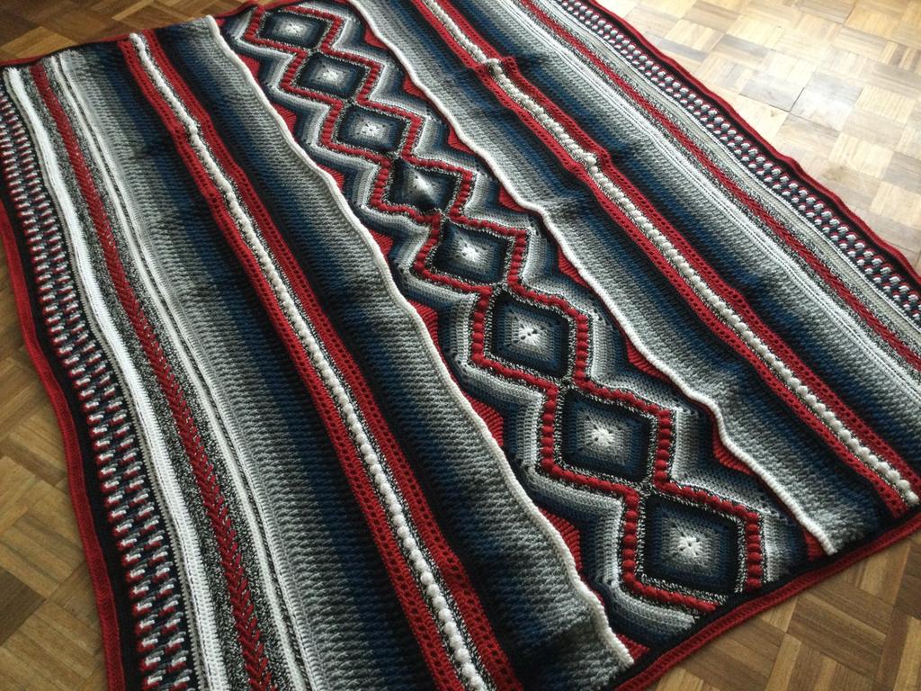 Prachtig gehaakt plaid deken nieuw zwart grijs rood wit, Ophalen of Verzenden, Nieuw