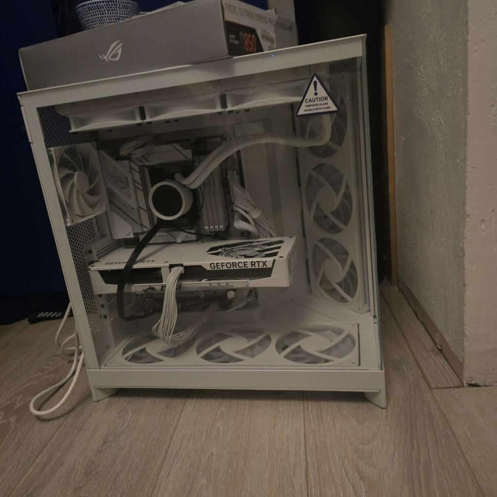 Gaming PC! Ryzen 9 7900x, RTX 5070, Ophalen, 64 GB of meer, Virtual Reality, AMD Ryzen 9 7900X