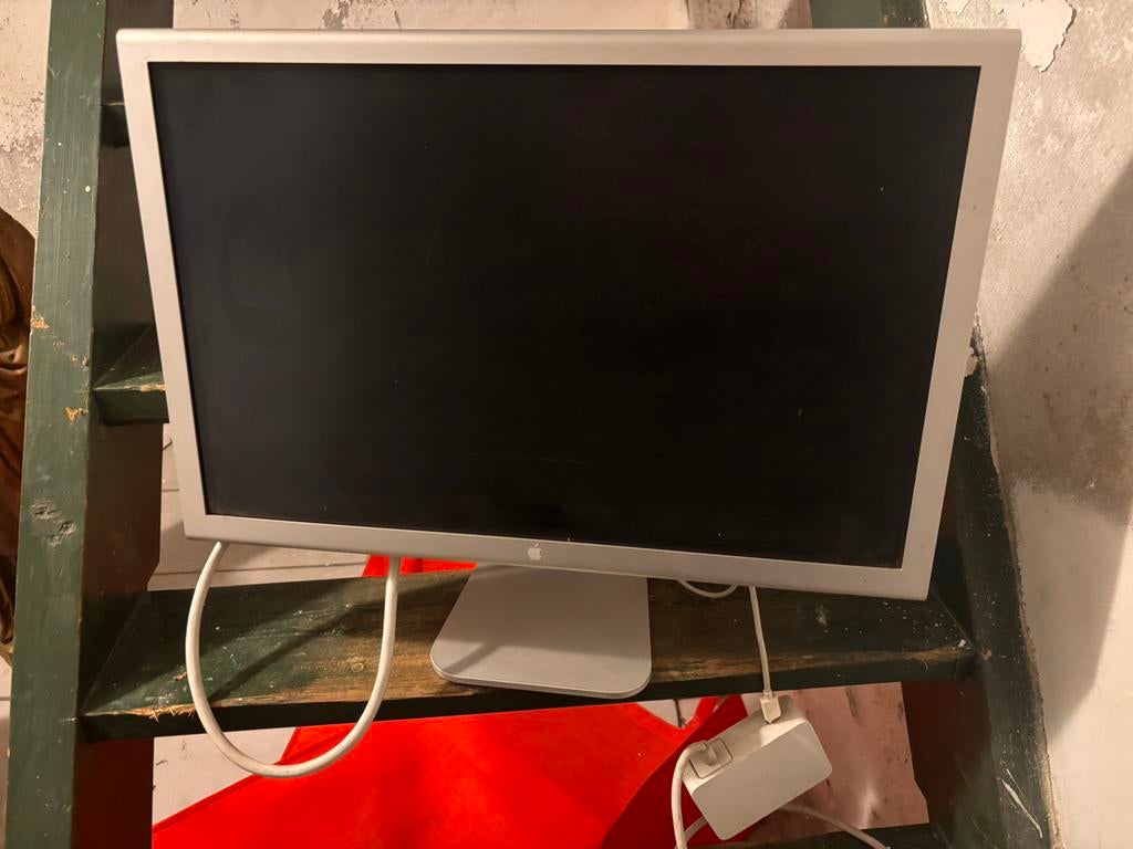 *defect* Apple cinema hd display 23inch 23” monitor scherm, Computers en Software, Monitoren, Ophalen, Gebruikt, Apple, Support@apple.com