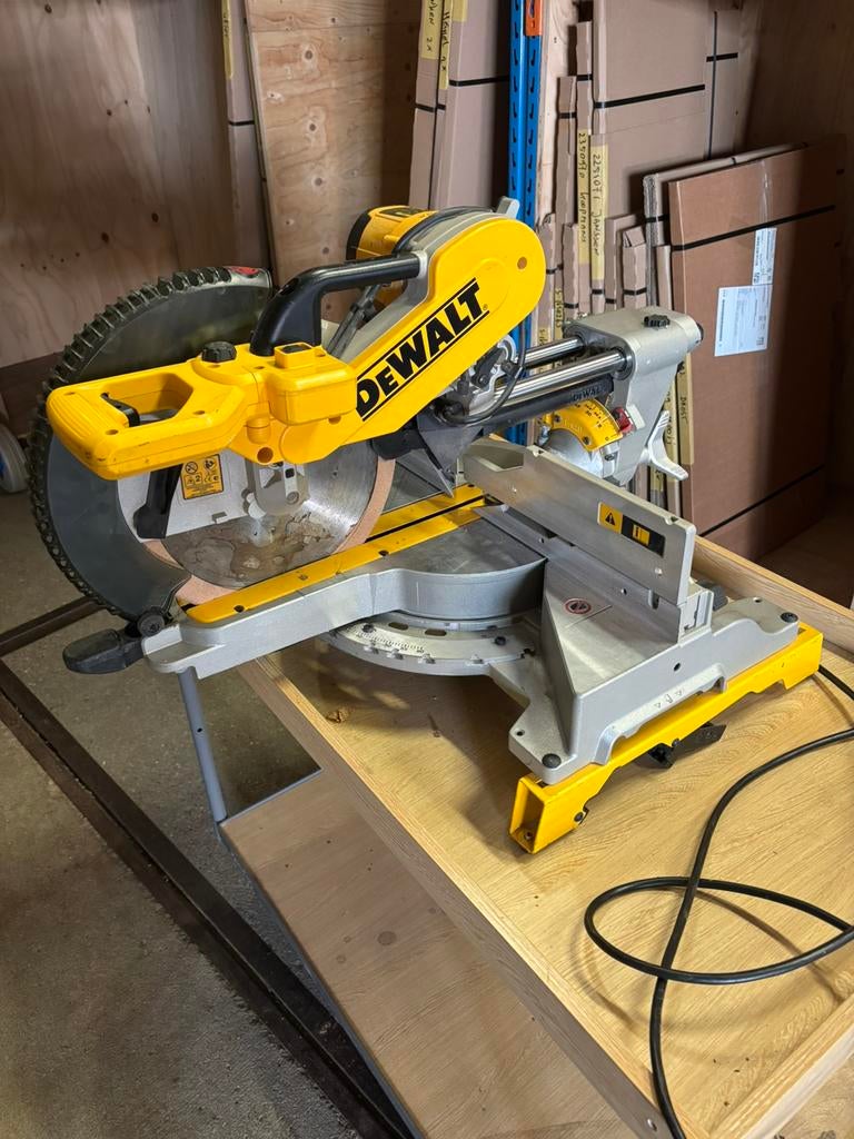 Dewalt afkortzaag DWS780 incl statief, Doe-het-zelf en Verbouw, Gereedschap | Zaagmachines, Ophalen, Gebruikt, 70 mm of meer, Afkortzaag