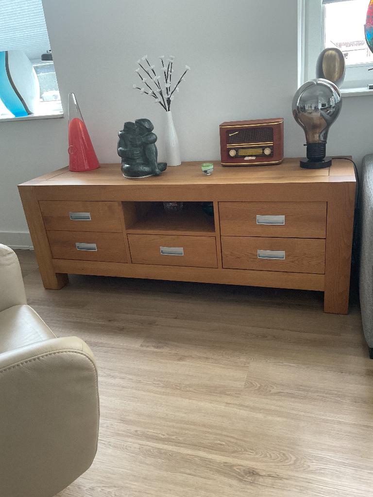 Eiken TV kast / dressoir, Ophalen, 150 tot 200 cm, Eiken, Zo goed als nieuw