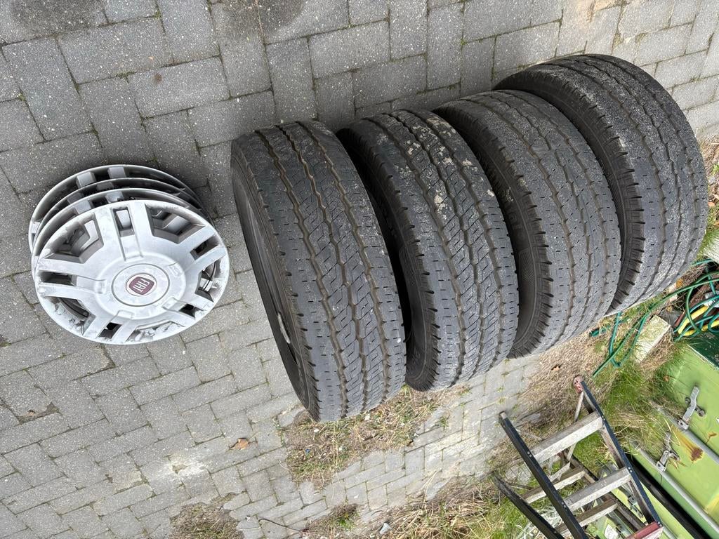 Fiat Ducato Light Velgen incl. All Season Banden 215/70 R15, Auto-onderdelen, Banden en Velgen, Ophalen, 15 inch, Banden en Velgen
