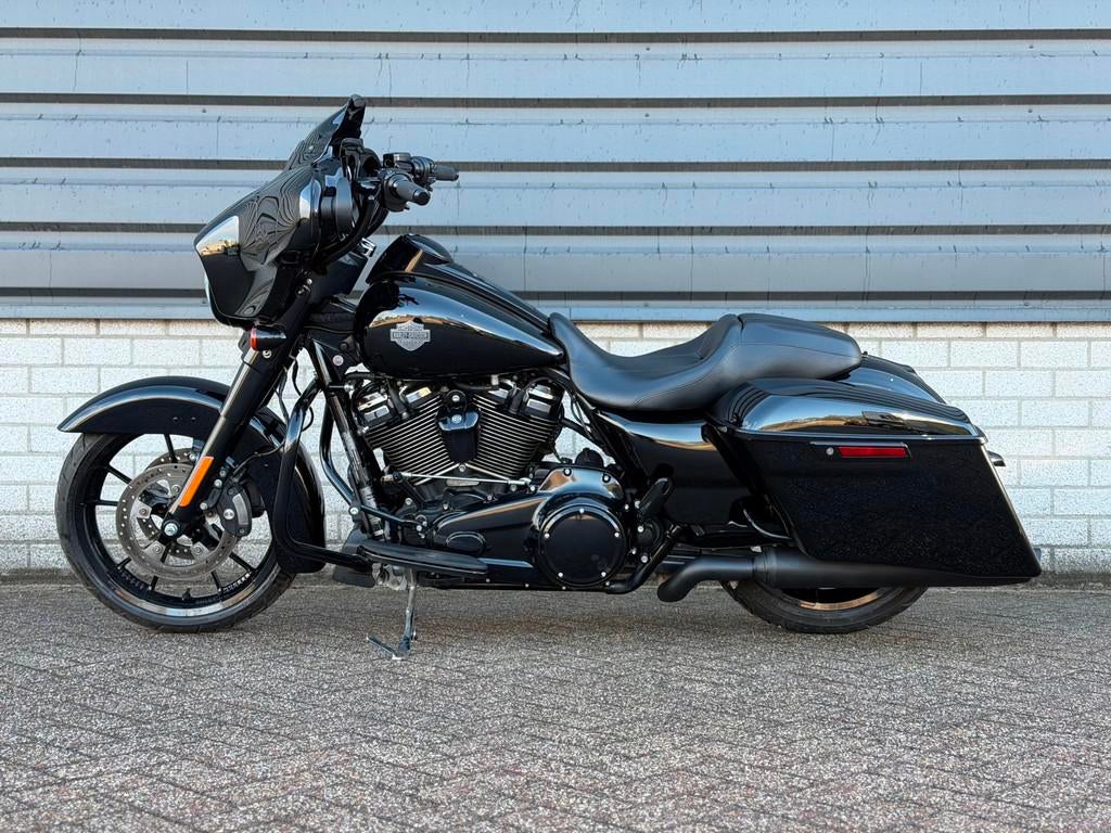Harley Davidson FLHX Street Glide 107 BLACK EIDITON BJ 2023 - foto 3