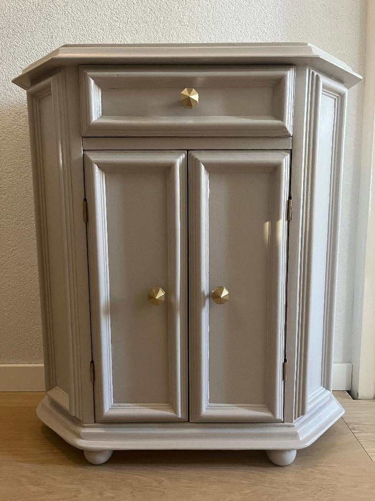 Vintage greige kastje halkast – upcycled massief hout, Ophalen