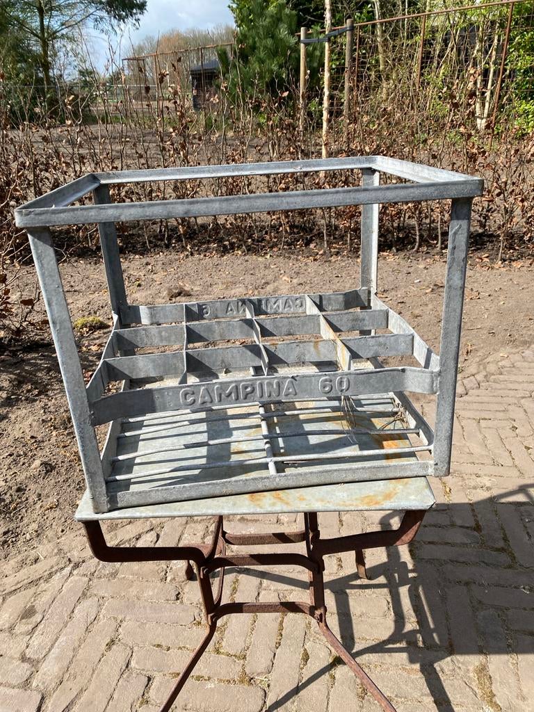 Metalen melk krat Campina, Ophalen, Gebruikt