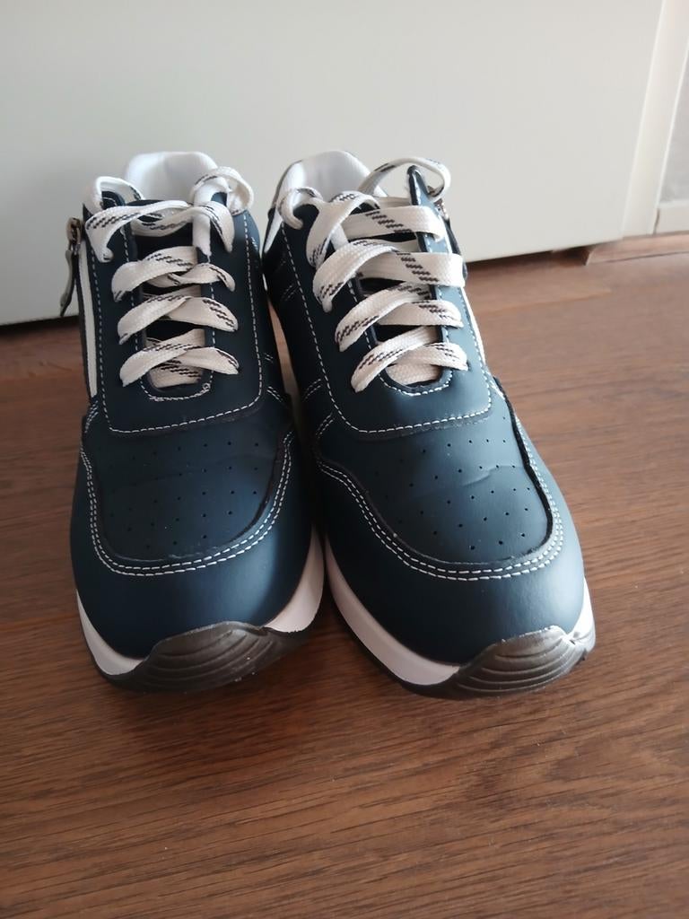 2 paar nieuwe dames sneakers, Ophalen, Nieuw, Blauw