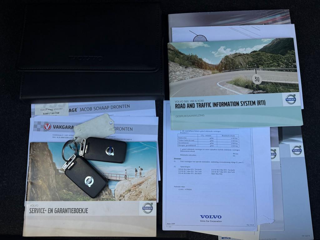 Volvo S60 1.6 T4 Kinetic - AUTOMAAT - CRUISE / CLIMATE CONTR, Auto's, Gebruikt, Parkeersensor, 4 cilinders, Blauw