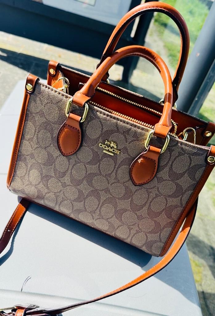 Coach  handtas – luxe & stijlvol, Ophalen of Verzenden, Nieuw, Bruin, Handtas