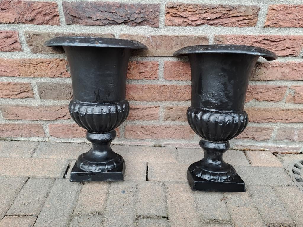 Halve Franse tuinvazen om aan de muur te hangen. Zwart, Tuin en Terras, Tuinvazen, Ophalen, Gebruikt