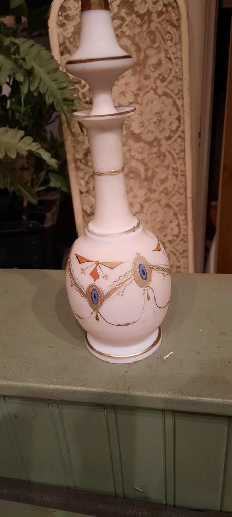 Antieke opaline glazen karaf met gouden decoratie, Ophalen of Verzenden