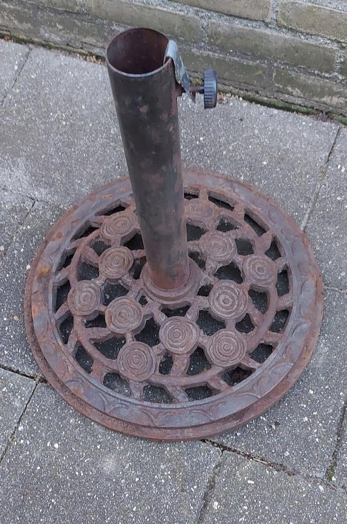 Gietijzeren parasolvoet opknapper, Ophalen, Gebruikt, Parasolvoet