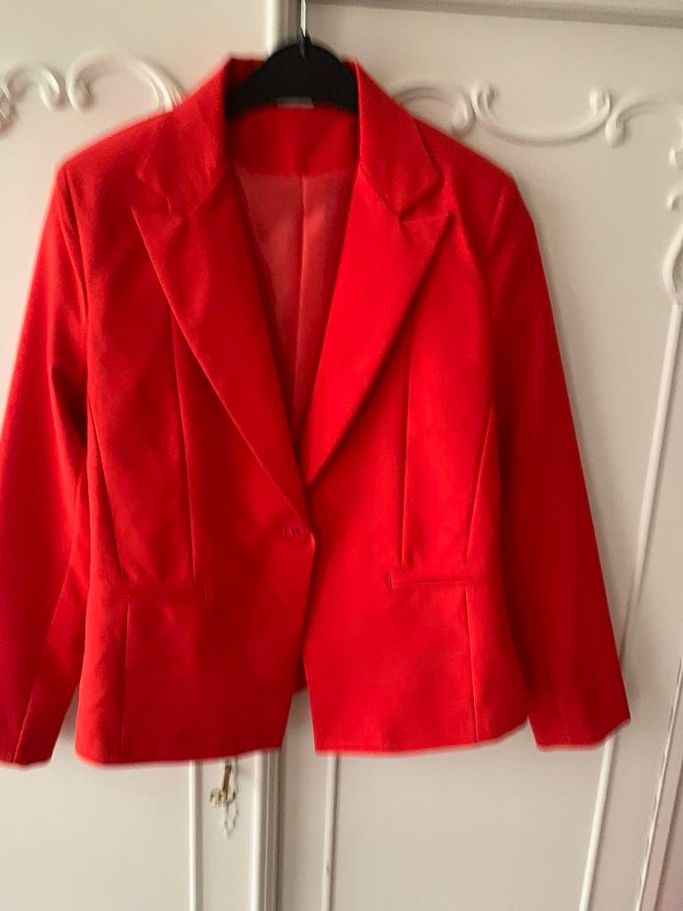 Nieuw rood jasje Rinascimento maat M, Maat 38/40 (M), Nieuw, Ophalen of Verzenden, Jasje