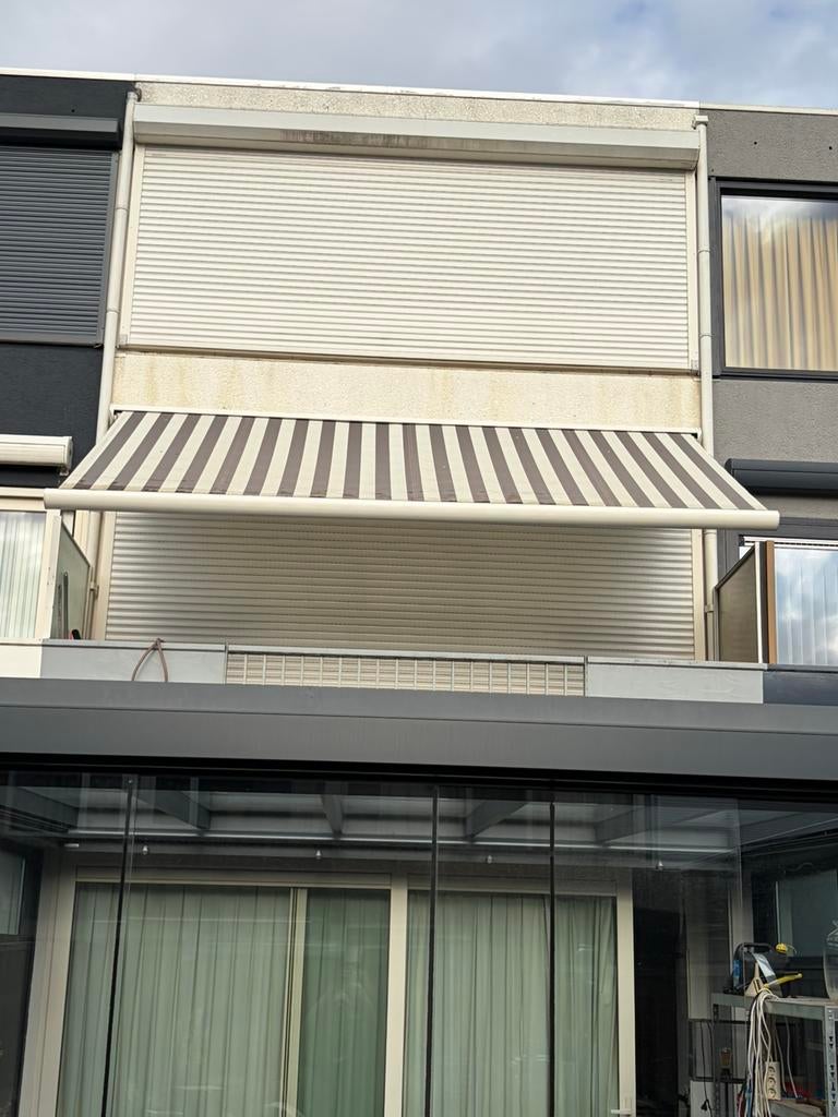 Zonnescherm (elektrisch), Ophalen, Gebruikt, Elektrisch, 150 tot 300 cm