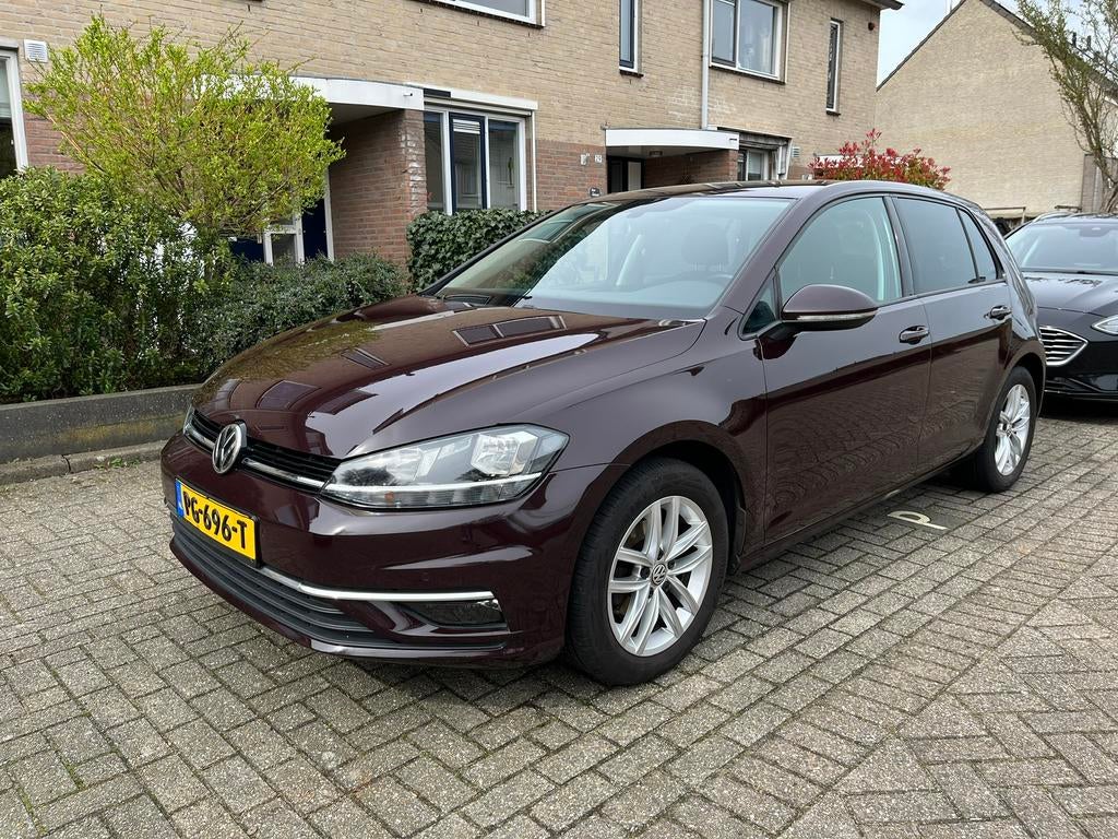 Volkswagen Golf 1.0 TSI 110pk 5D 2017 ACC Carplay Massage, Auto's, Volkswagen, Particulier, Golf, Adaptieve lichten, Adaptive Cruise Control