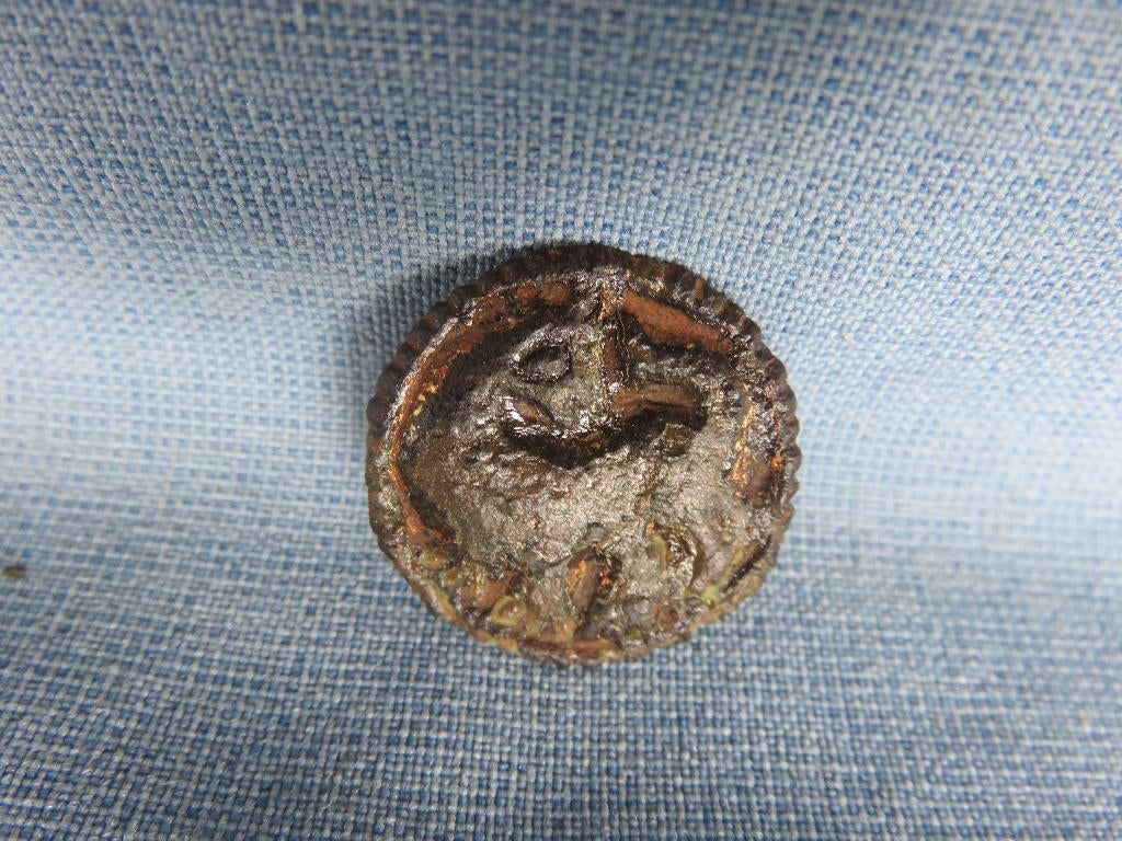 Karolingische rijk - middeleeuwen - fibula – ca. 800 A.D., Ophalen of Verzenden, Brons