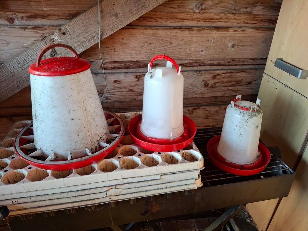 Voerbak waterbak voersilo watersilo kippen, Ophalen, Gebruikt