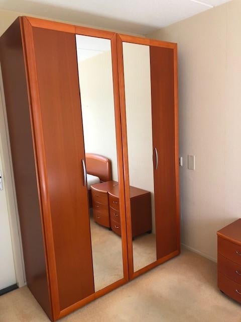 Senioren Slaapkamer Ameublement bed- nachtkastjes- kast, Huis en Inrichting, Slaapkamer | Complete slaapkamers, Gebruikt, Tweepersoons